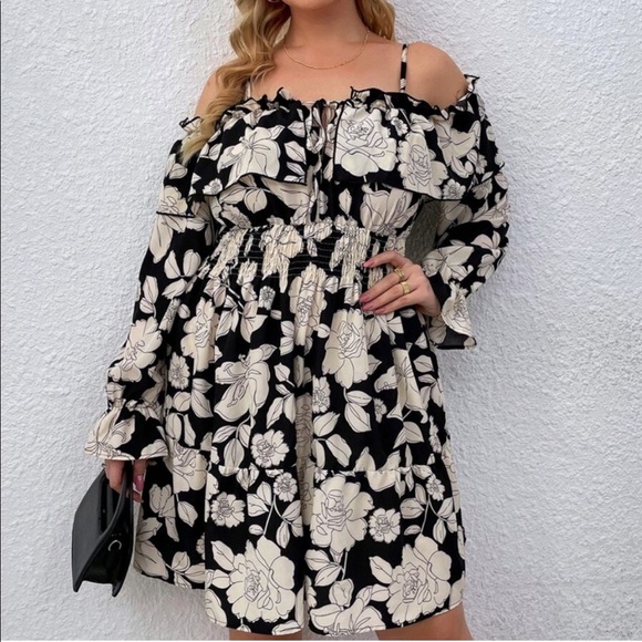 Boho plus size floral print off shoulder ruffle dress - Picture 6 of 6